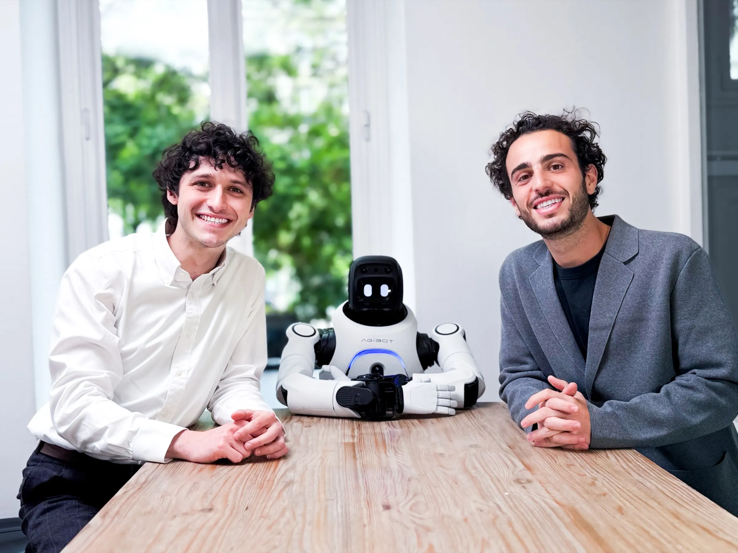 Maxime Le Berre and Gary Jehan with the Botifull robot at Studio 152